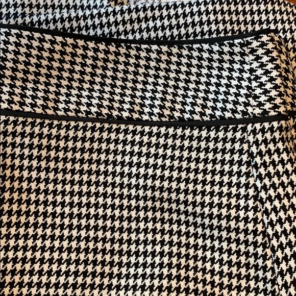 Banana Republic Houndstooth Skirt Size 10P - Picture 7 of 7